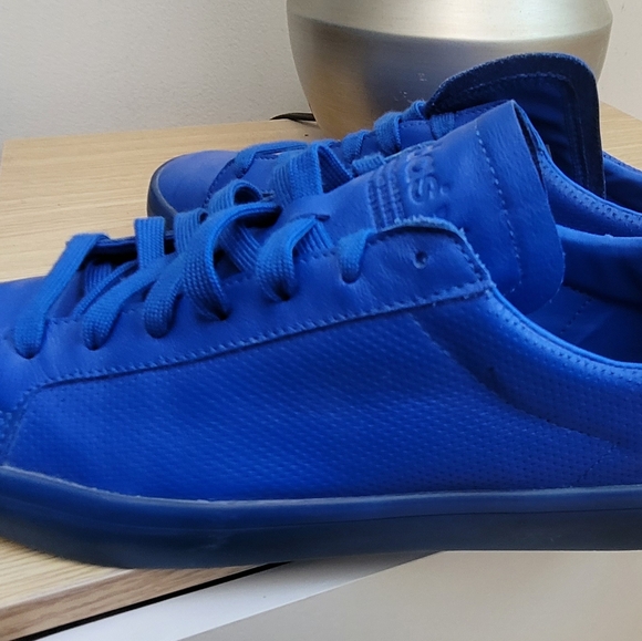 Blue Adidas - Picture 4 of 5